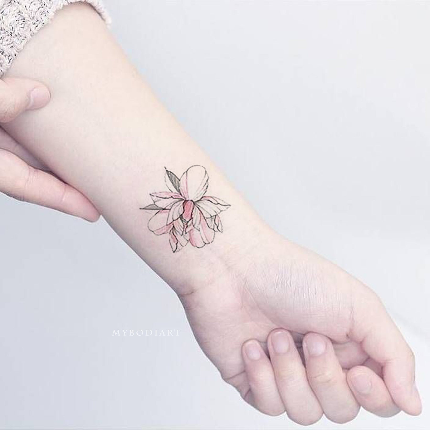 Light and airy floral tattoo | Feminine shoulder tattoos, Flower tattoo  shoulder, Mastectomy tattoo